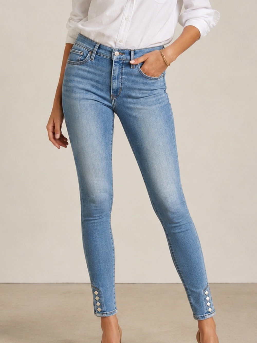Women’s Levi's 311 Shaping Skinny Jeans in light blue size 31